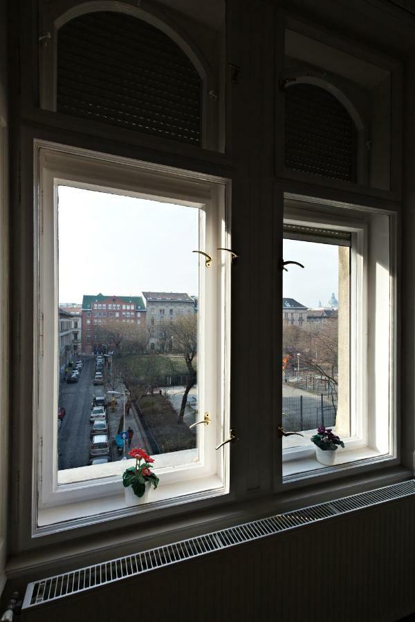 Klauzal Ter 9 Budapeste Exterior foto