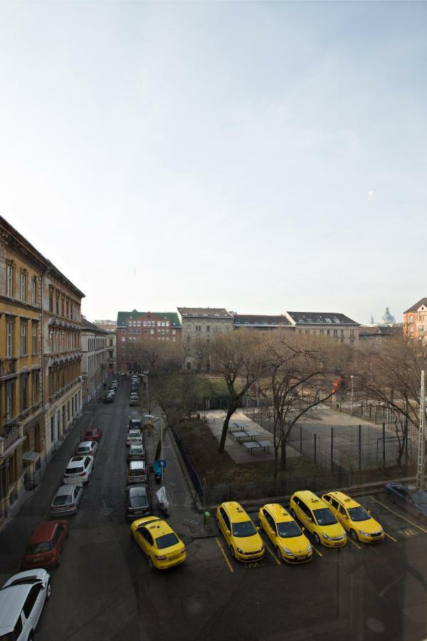 Klauzal Ter 9 Budapeste Exterior foto