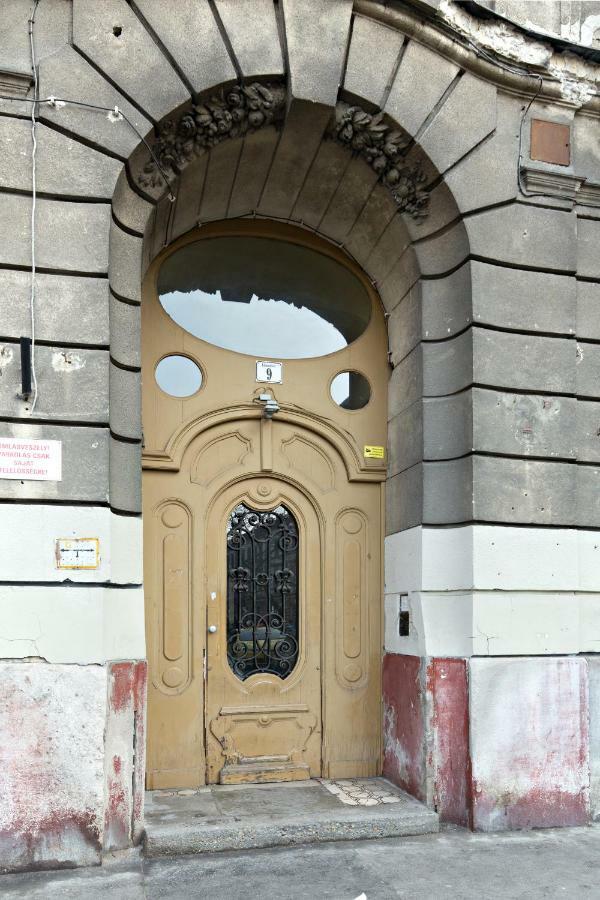 Klauzal Ter 9 Budapeste Exterior foto